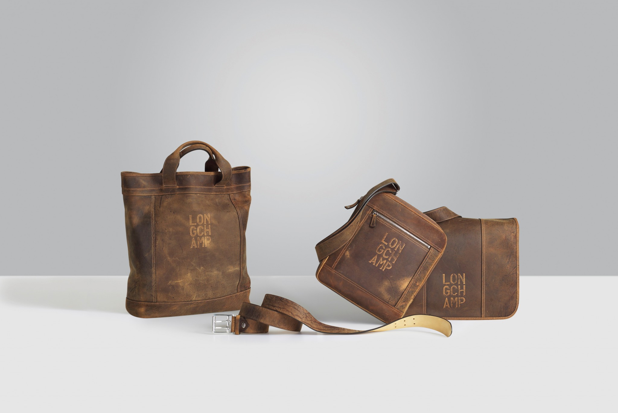 Longchamp a pensar no homem