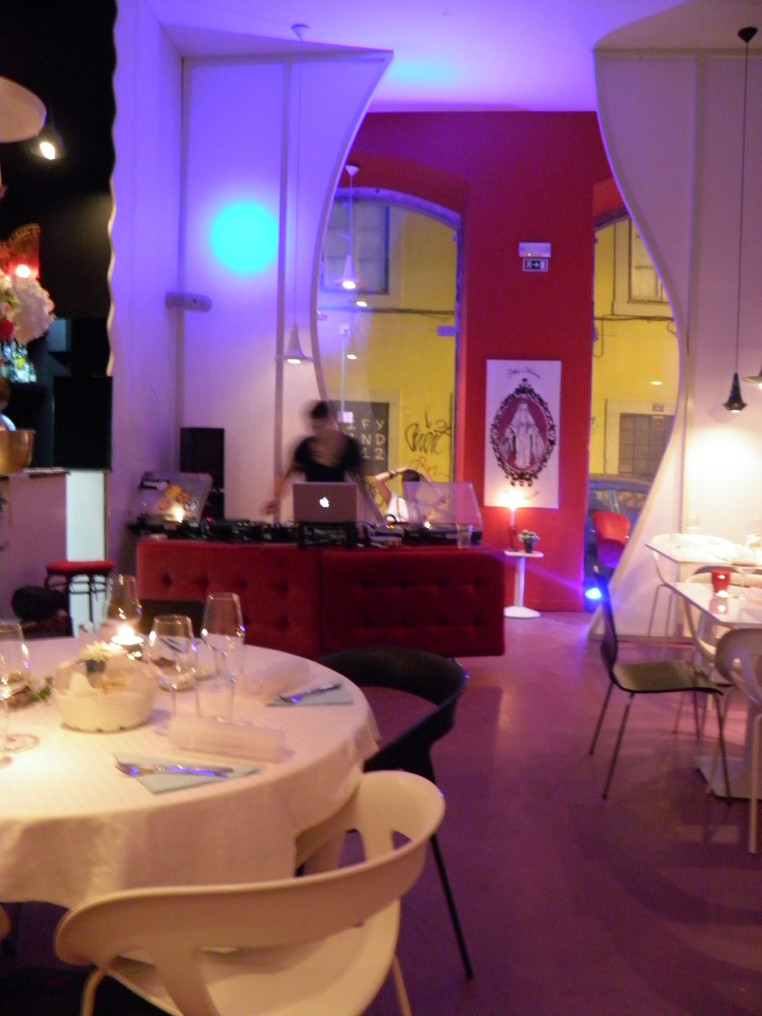 Uma Avé Maria e uns petiscos