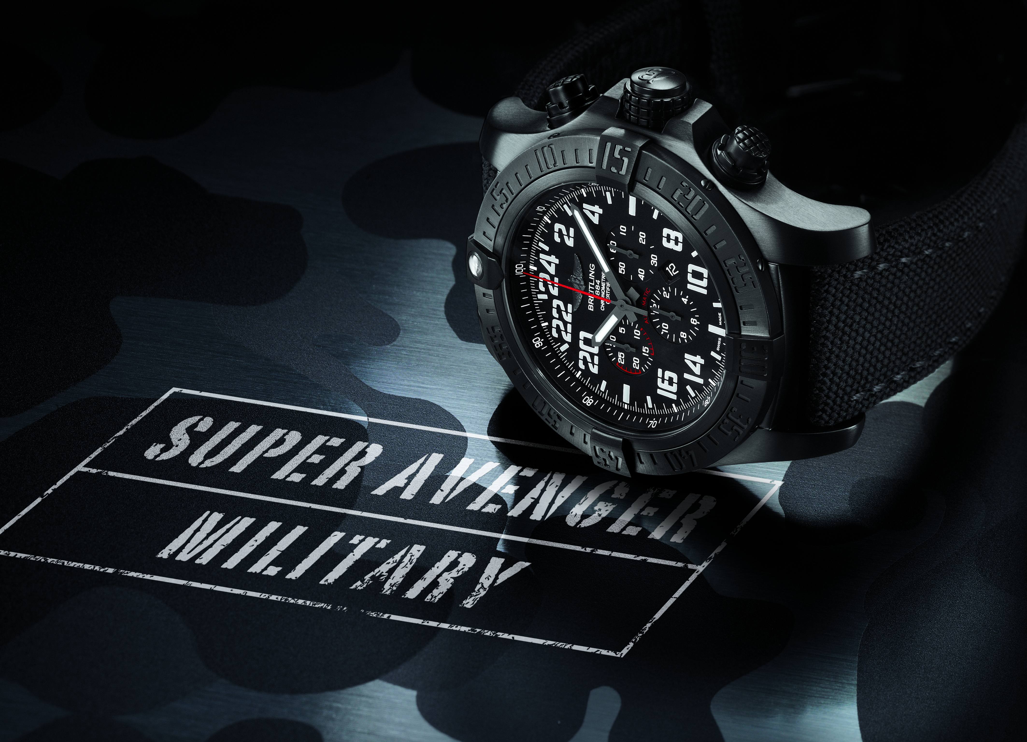 Super Avenger Military da Breitling