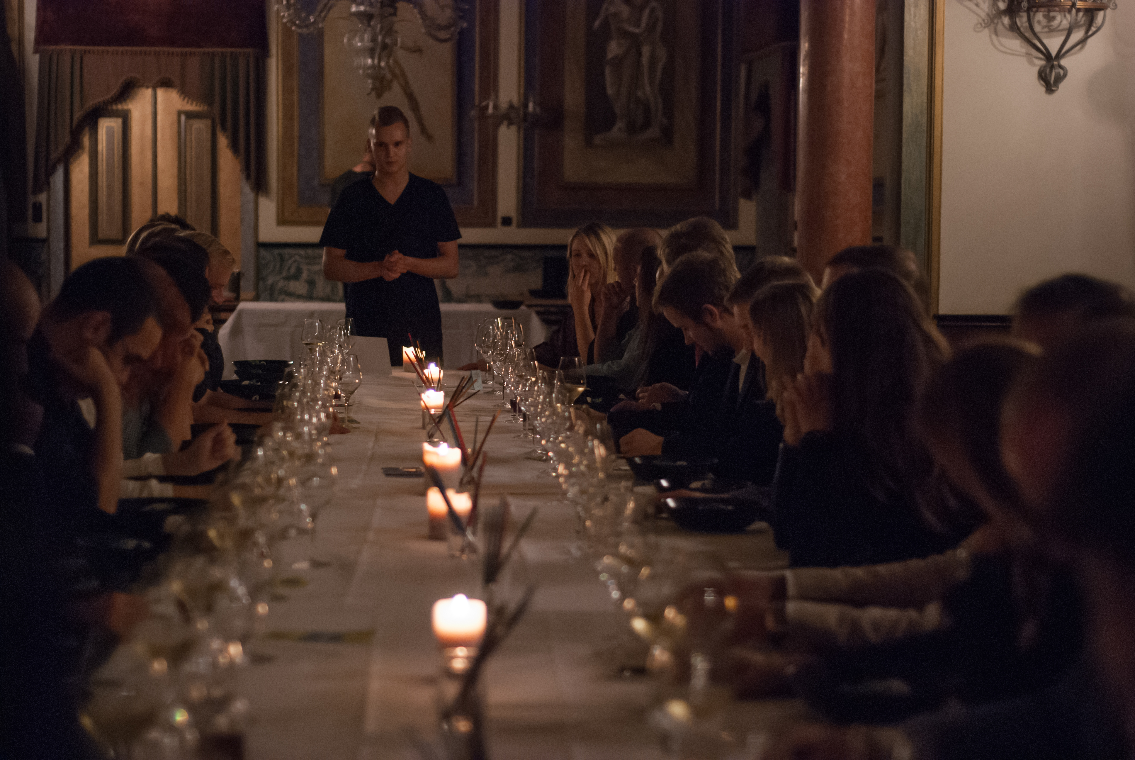 Jantares mistério que abrem o apetite