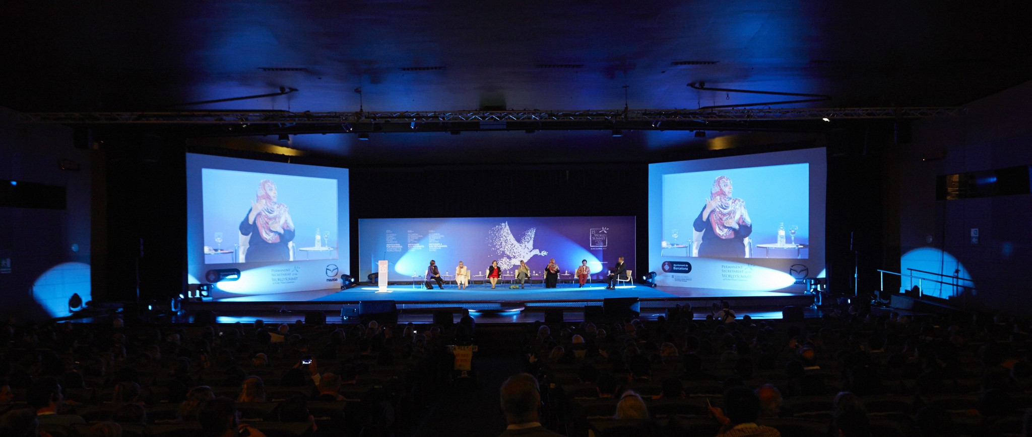 Na Defesa dos Refugiados, Em Busca da Paz Mundial