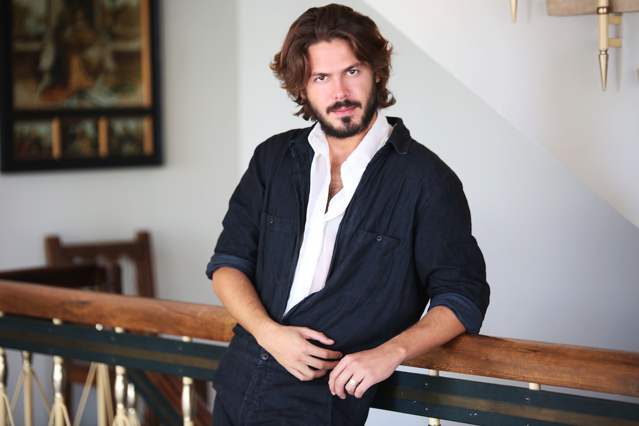 Darko feat Mafalda Arnauth – Pó