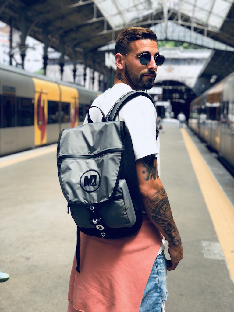 Há 40 anos nas costas dos portugueses