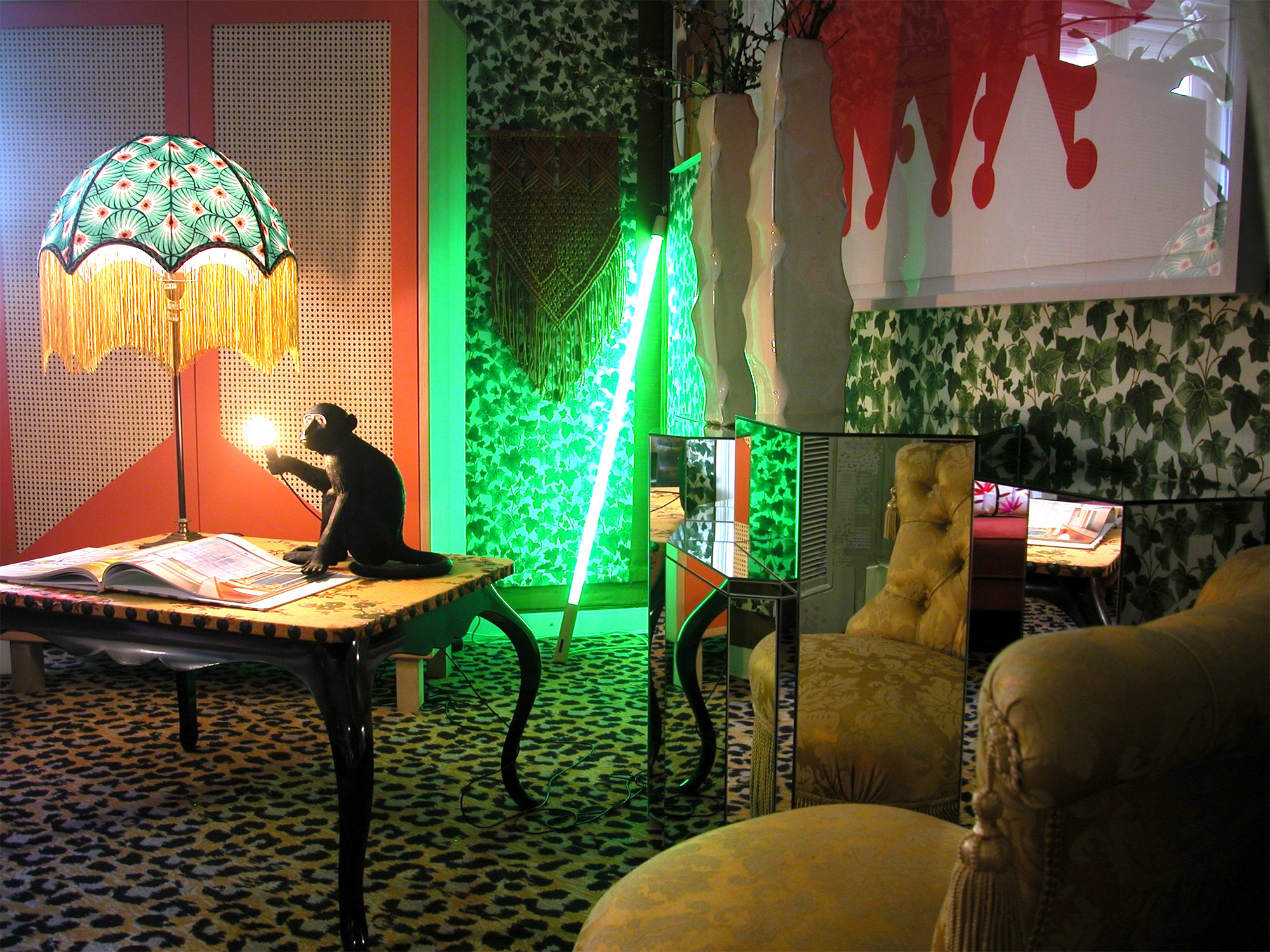 Because the Eyes have to travel – Cabinet of Curiosities