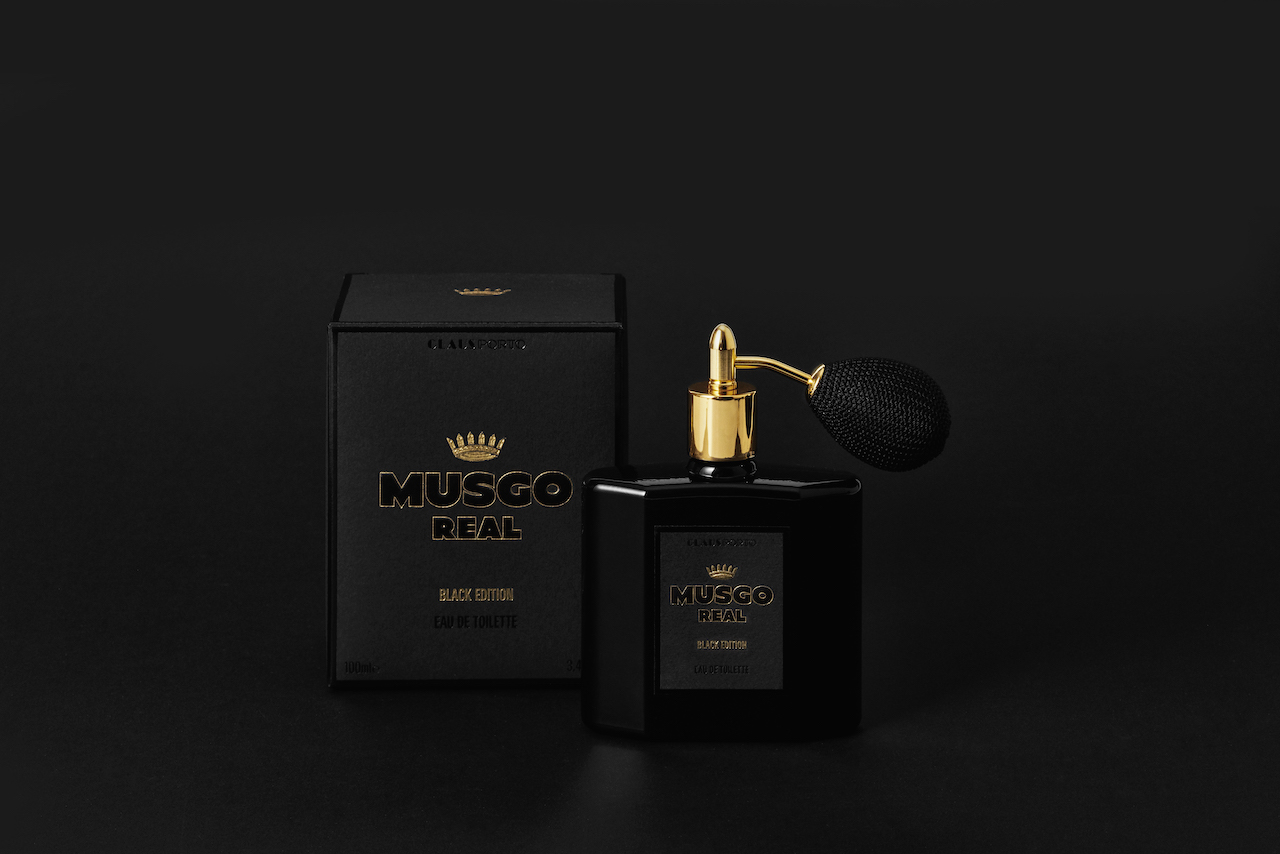 Um príncipe revestido em negras roupagens