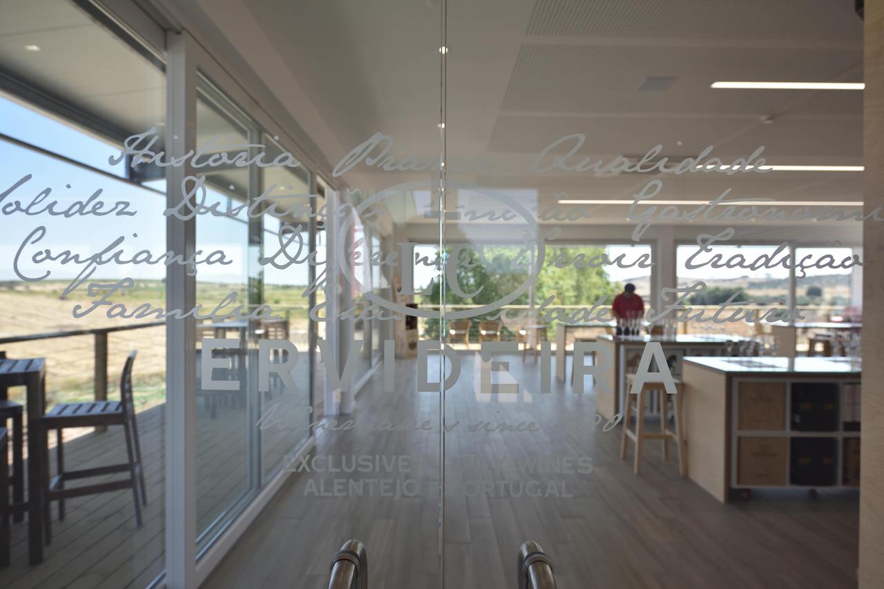 ervideira wine lounge