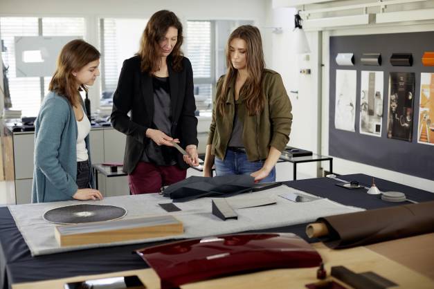 A cor dos automóveis