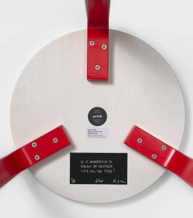 Artek e o ICA lançam edição limitada do ‘Stool 60’