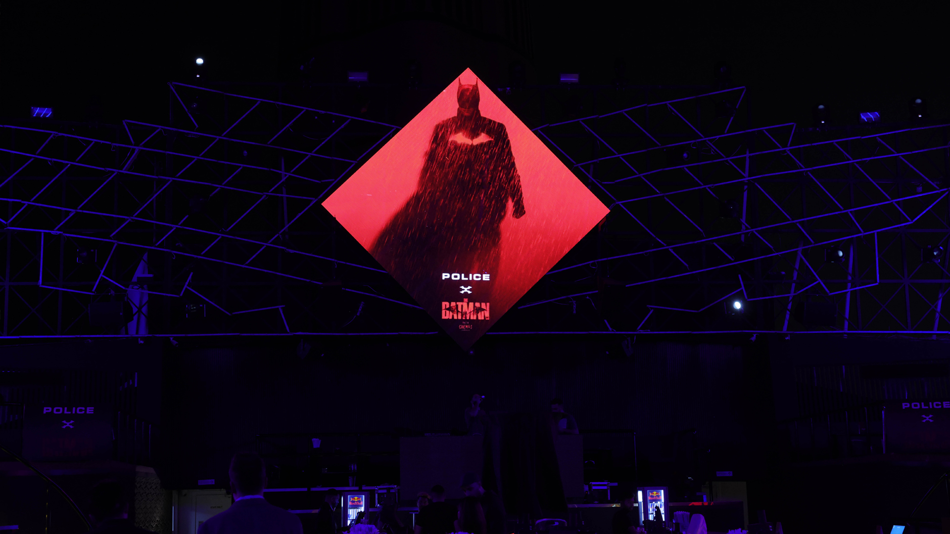 Batman sempre na hora com Police