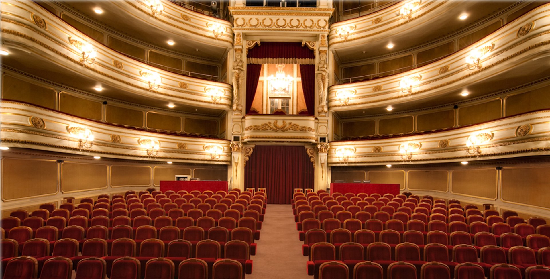 D. Maria II com novo programa de residências