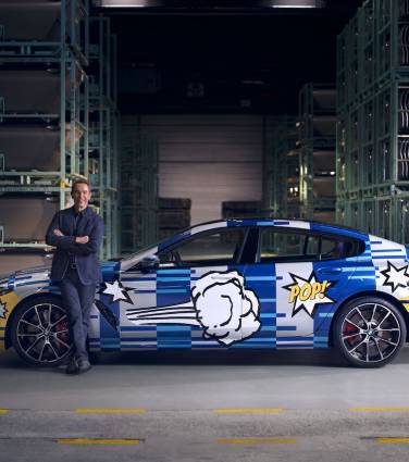 Jeff Koons pinta edição exclusiva do BMW série 8