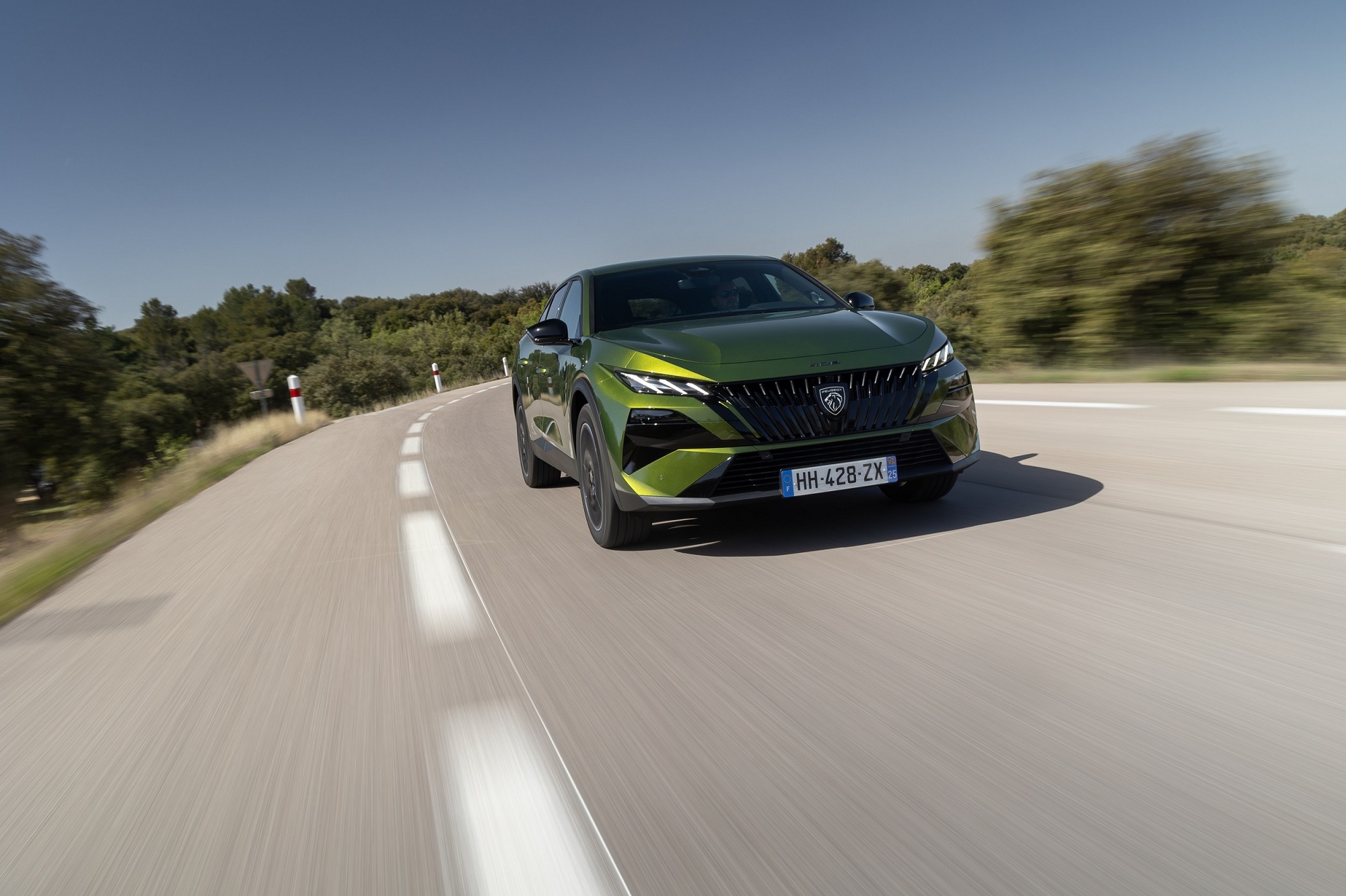 PEUGEOT 408 com novidades no mercado